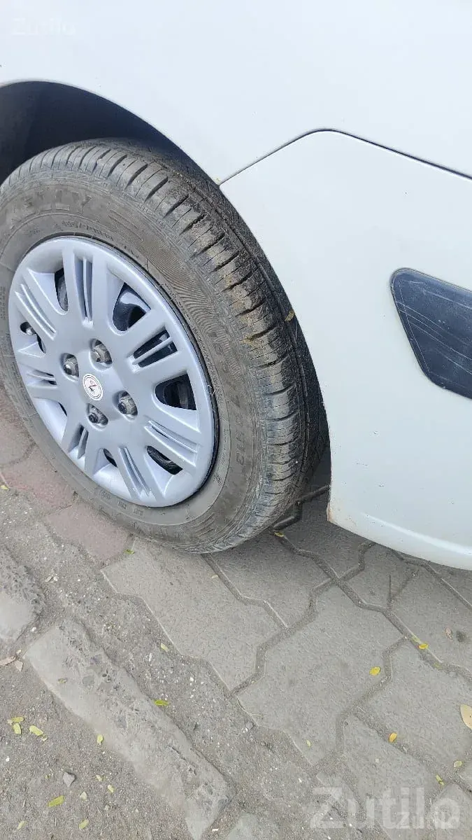 Hyundai Santro 2013 White Top Condition - કાર - વેરાવળ - Image 3
