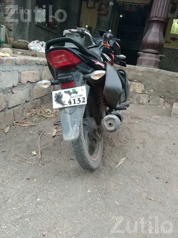 2017 Honda SP Shine Self Start Bike - Bikes - Savarkundla - Image 4