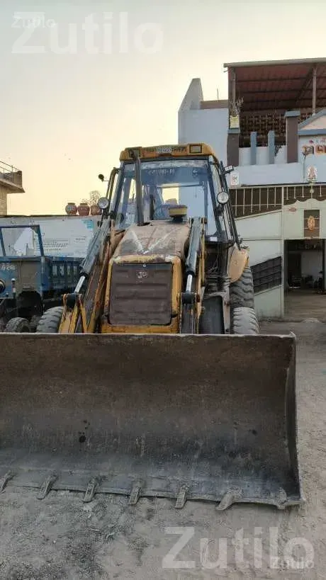 2008 Loader Machine with Boom - Construction Vehicles - Visavadar - Image 2