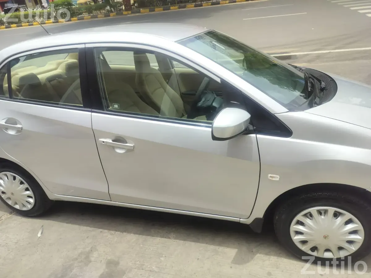 Honda Amaze i-DTEC (2015) – Manual (Diesel) | Silver - Cars - Ahmedabad City - Image 3
