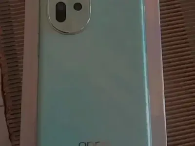 OPPO Reno11 5G Mint Green Smartphone OPPO Reno11 5G Mint Green Smartphone