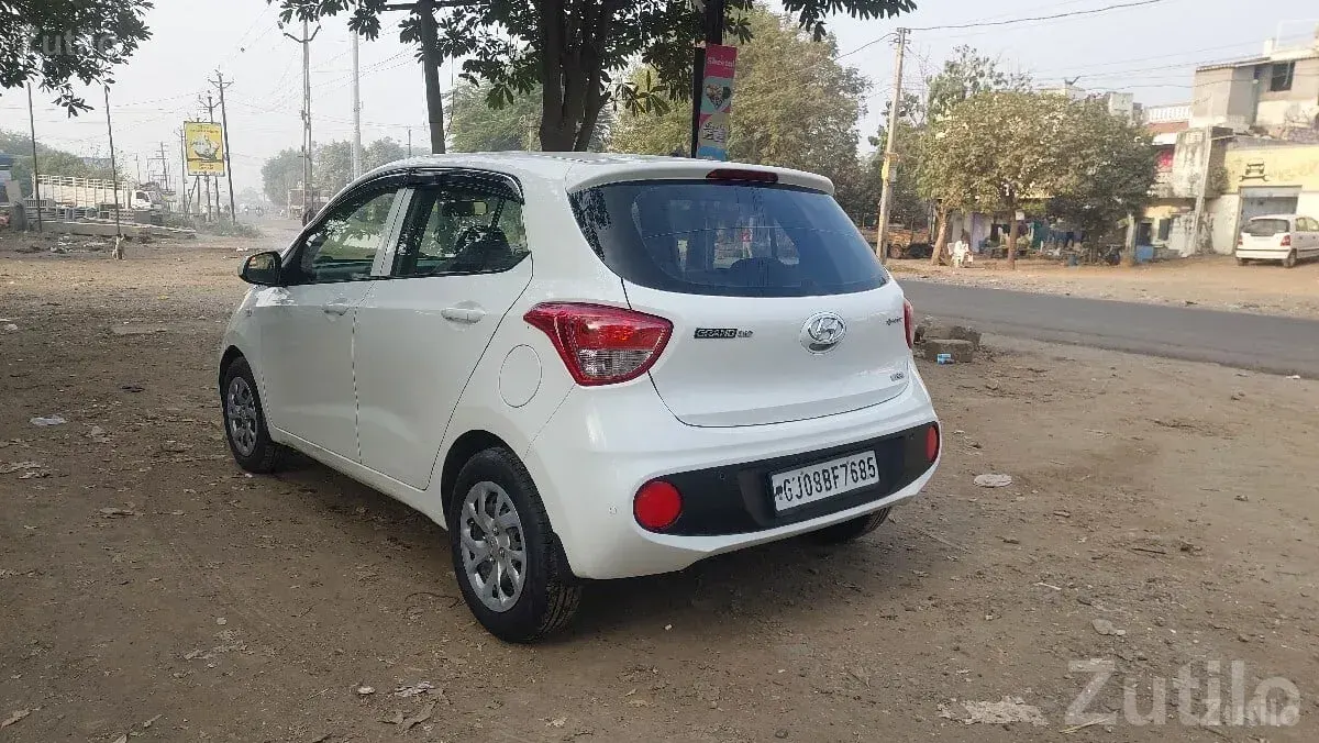 Hyundai Grand i10 Sport 2017 Diesel 1st Owner - કાર - ઉપલેટા - Image 2