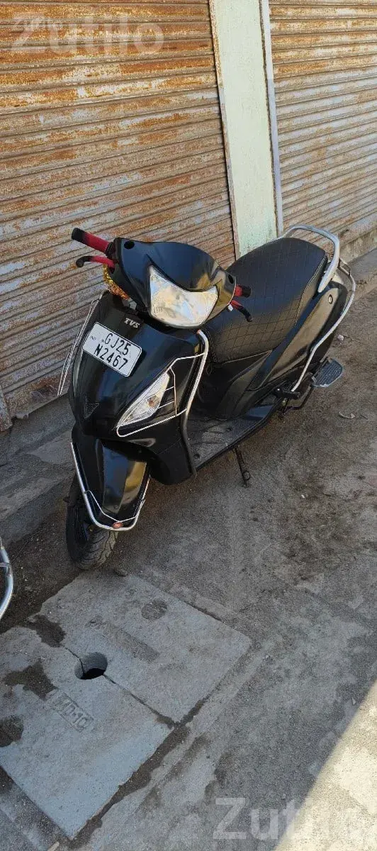 2016 TVS Jupiter Black Scooter - Bikes - Porbandar City - Image 2