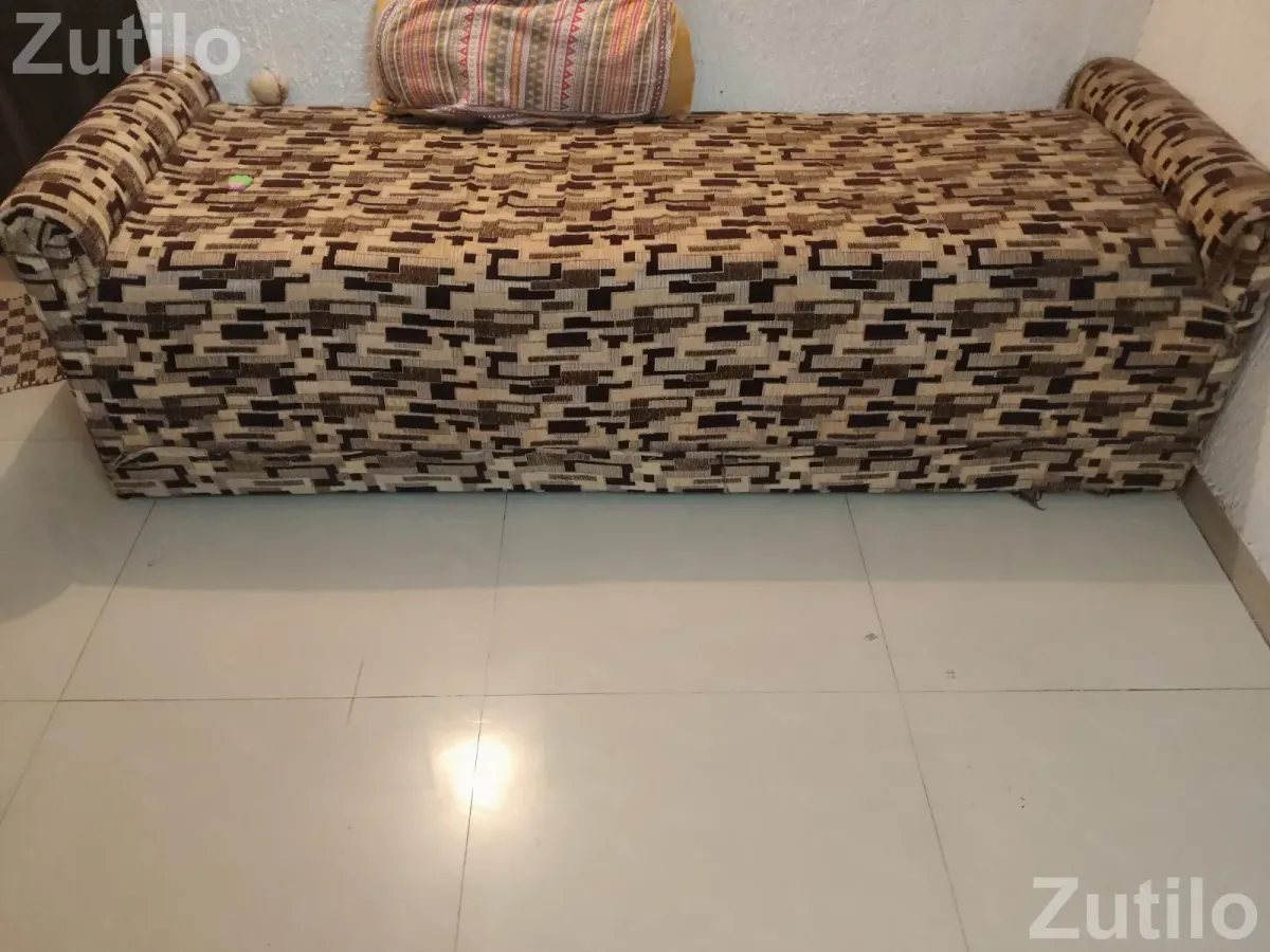5 seated sofa and 3 seated sofa - સોફા સેટ અને કાઉચ - અમદાવાદ શહેર - Image 4