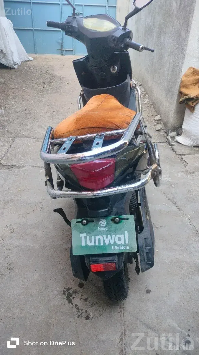 Tunwal Lithium 2.0 Electric Scooter Black - Bikes - Manavadar - Image 2
