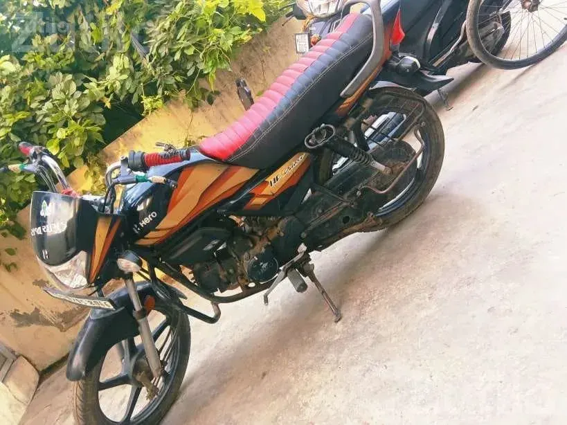 Hero HF Deluxe 2023 Petrol Bike, 1st Owner - Bikes - Mehsana City - Image 4
