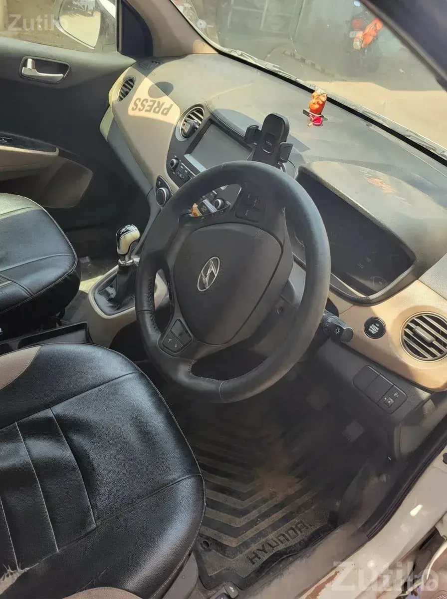 White Compact Sedan with Alloys - Cars - Ahmedabad City - Image 4