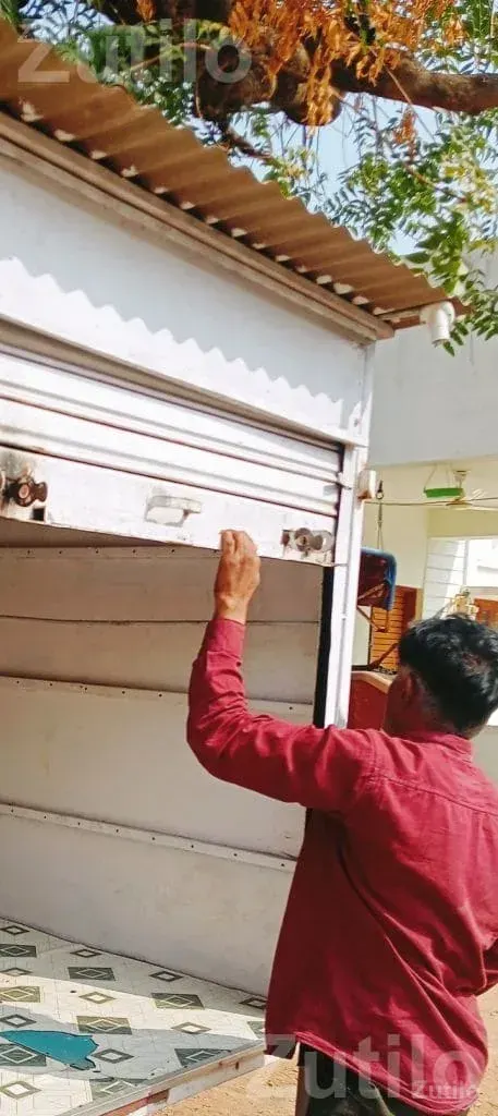 Good Condition Retail Shop Cabin with Shelves - દુકાનો - ઈડર - Image 5
