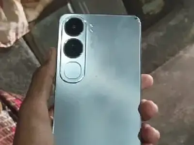 Vivo Silver Smartphone with Dual Camera