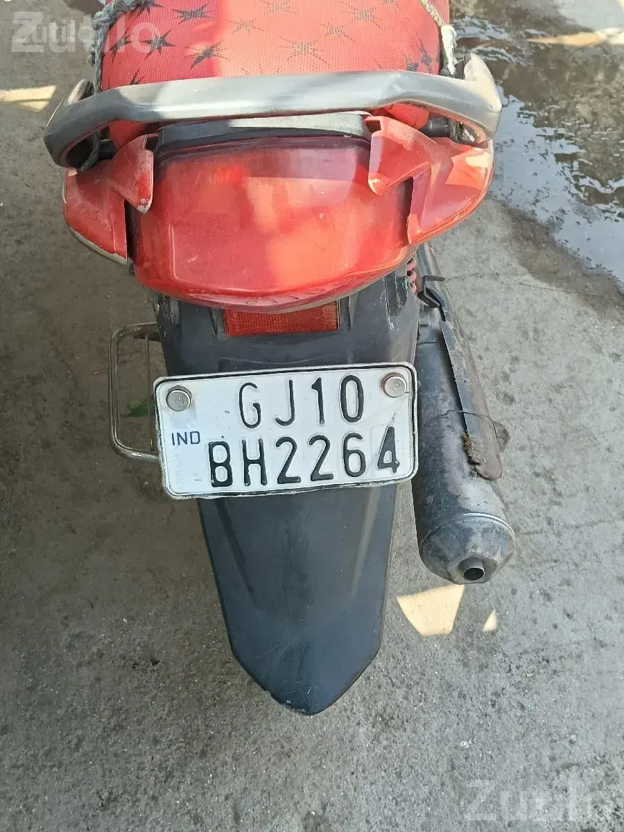 Bajaj Platina Bike in Good Running Condition - બાઇક્સ - જામનગર શહેર - Image 2
