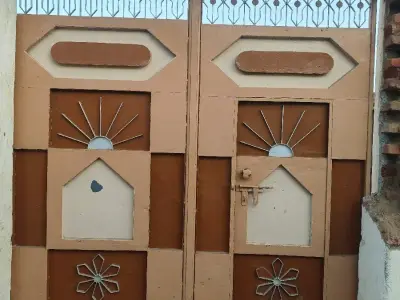 Heavy Metal Gate in Good Condition Heavy Metal Gate in Good Condition