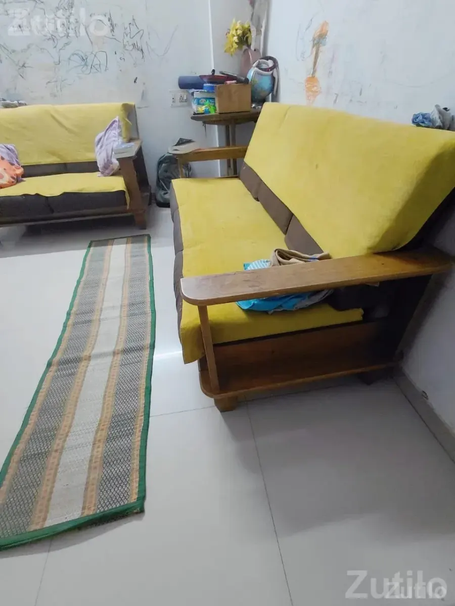 Wooden sofa set - સોફા સેટ અને કાઉચ - અમદાવાદ શહેર - Image 2