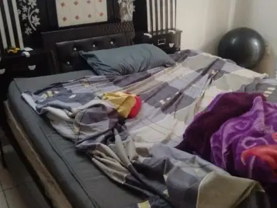 Queen size bed