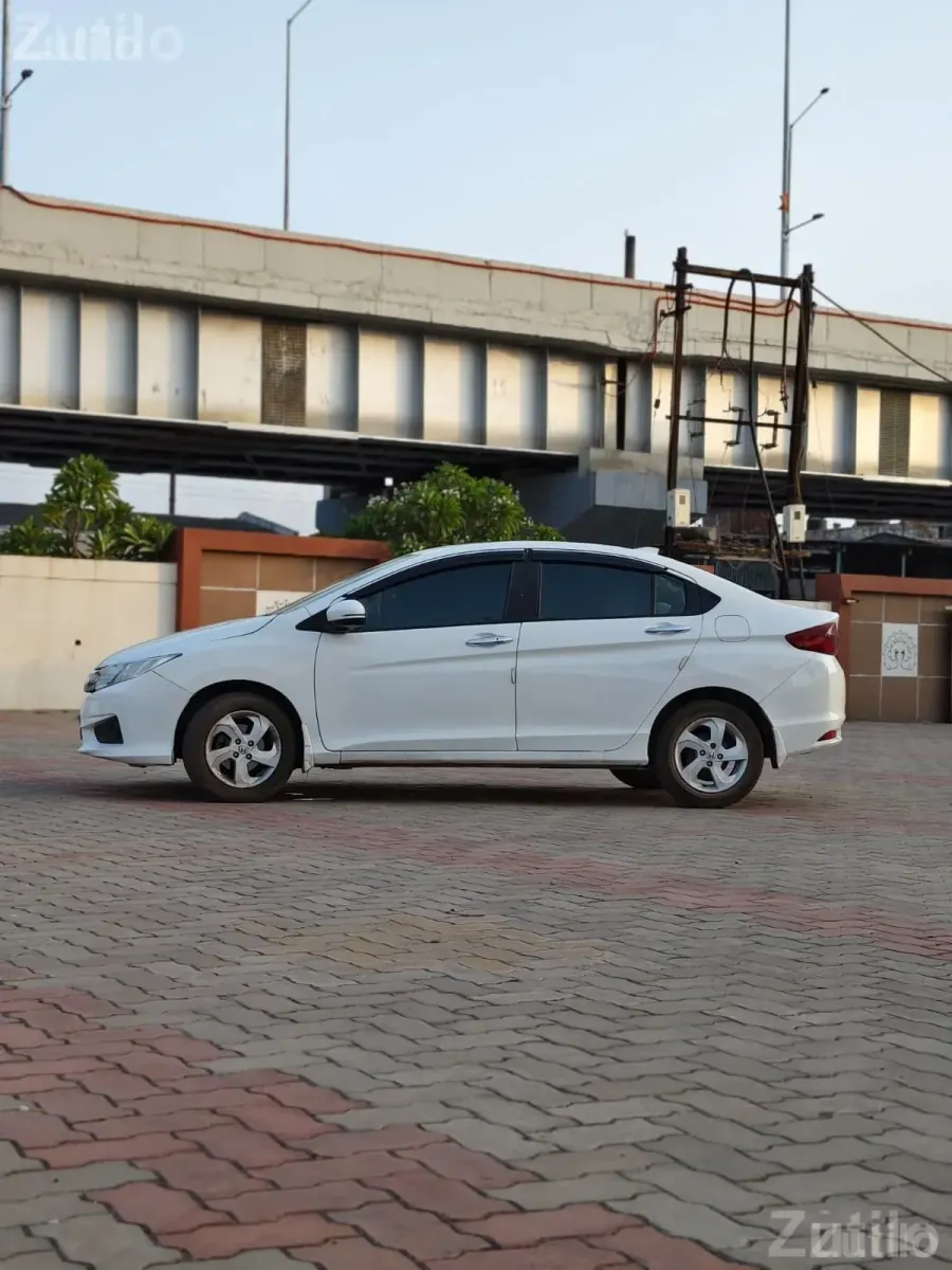 Honda city top model sunroof - Cars - Rajkot City - Image 2