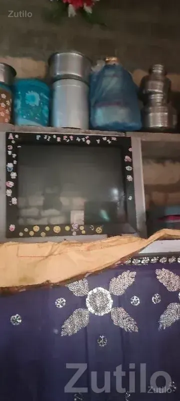 Used CRT TV with Fun Sticker Frame - TVs - Bhesan - Image 2