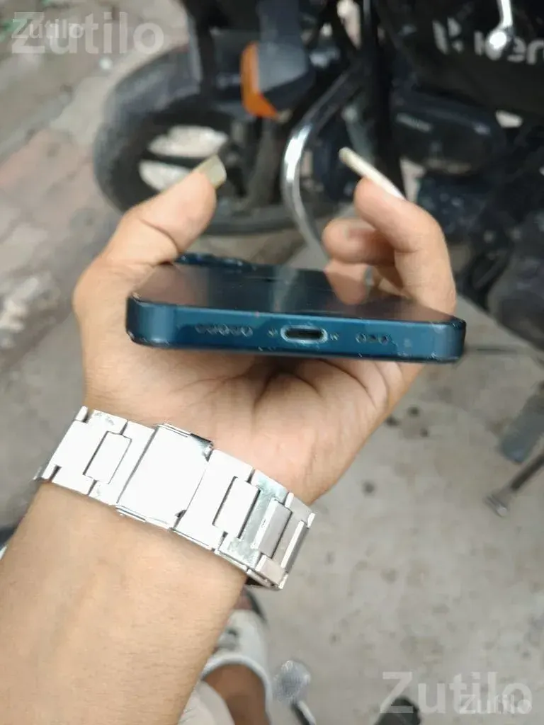 Apple iPhone 13 256GB with Full Kit - Mobile Phones - Surat City - Image 3