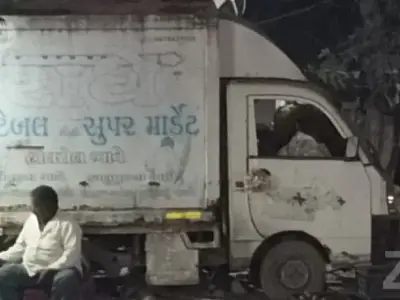 Mahindra Maximo Tempo 2016 Closed Body