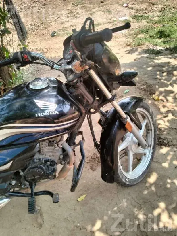 Hero CD 110 Bike 2022 Model - બાઇક્સ - બોટાદ - Image 5