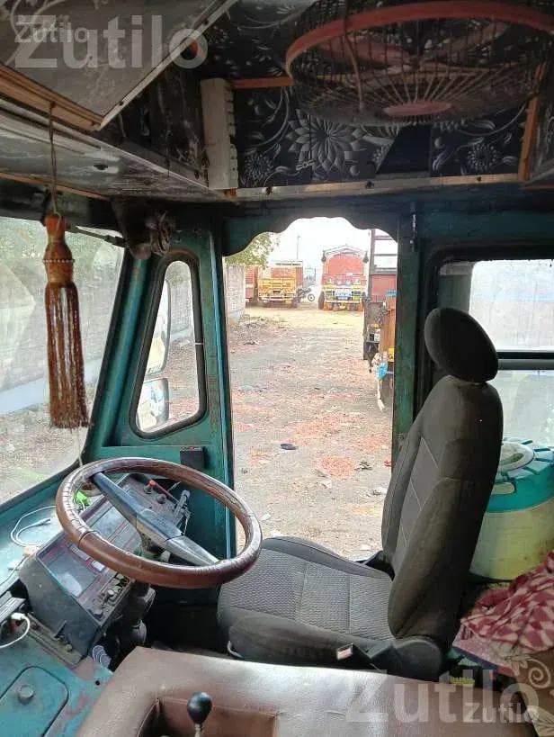 Tata 10 Wheeler Truck 2011 Model - Trucks & Lorries - Kotda Sangani - Image 2