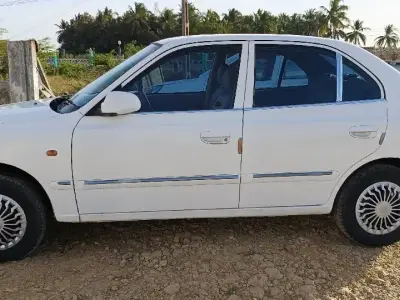 Hyundai Accent 2011 CNG White Car Hyundai Accent 2011 CNG White Car