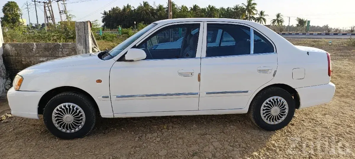 Hyundai Accent 2011 CNG White Car - કાર - સોમનાથ - Image 1