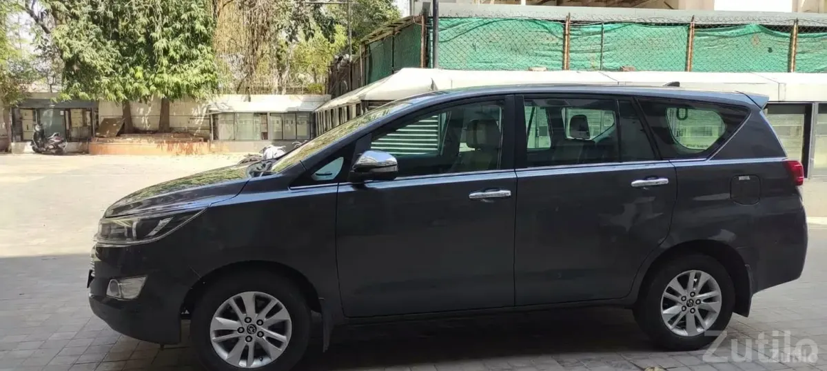 Toyota Innova Crysta 2.8 Z Auto 2017 - કાર - અમદાવાદ શહેર - Image 4