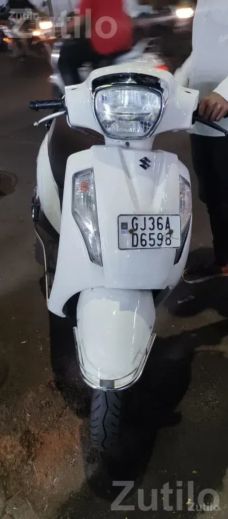 Suzuki Access 125 2022 White Scooter - બાઇક્સ - સુરેન્દ્રનગર શહેર - Image 2