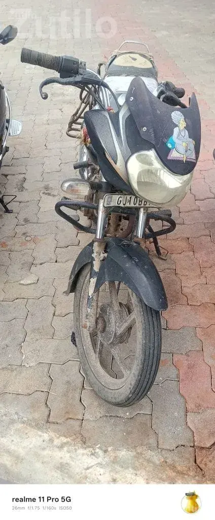 2012 Bajaj Discover Motorcycle with RC Book - બાઇક્સ - લાલપુર - Image 2