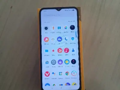 Realme Smartphone with Box – Good Condition Realme Smartphone with Box – Good Condition