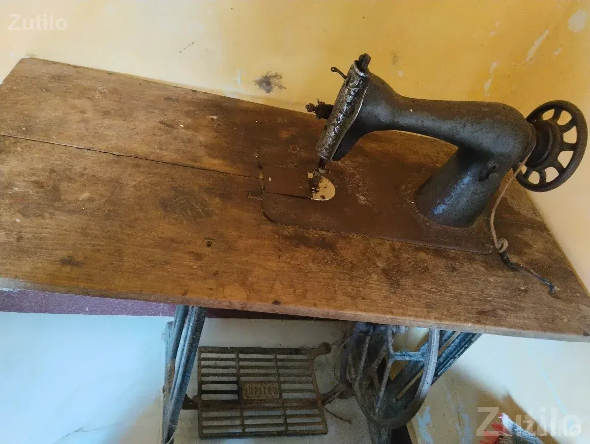 Old Manual Sewing Machine for Repair - Other Industrial Items - Bhanvad - Image 2