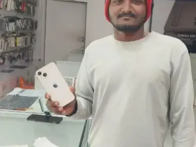 I phone 13 . 128 GB white I phone 13 . 128 GB white