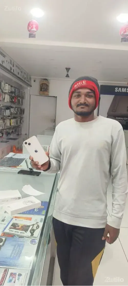 I phone 13 . 128 GB white - Mobile Phones - Chikhli - Image 1