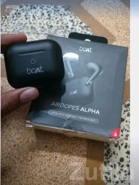 boAt Airdopes Wireless Earbuds with Case - ઇલેક્ટ્રોનિક ઍક્સેસરીઝ - આણંદ - Image 4