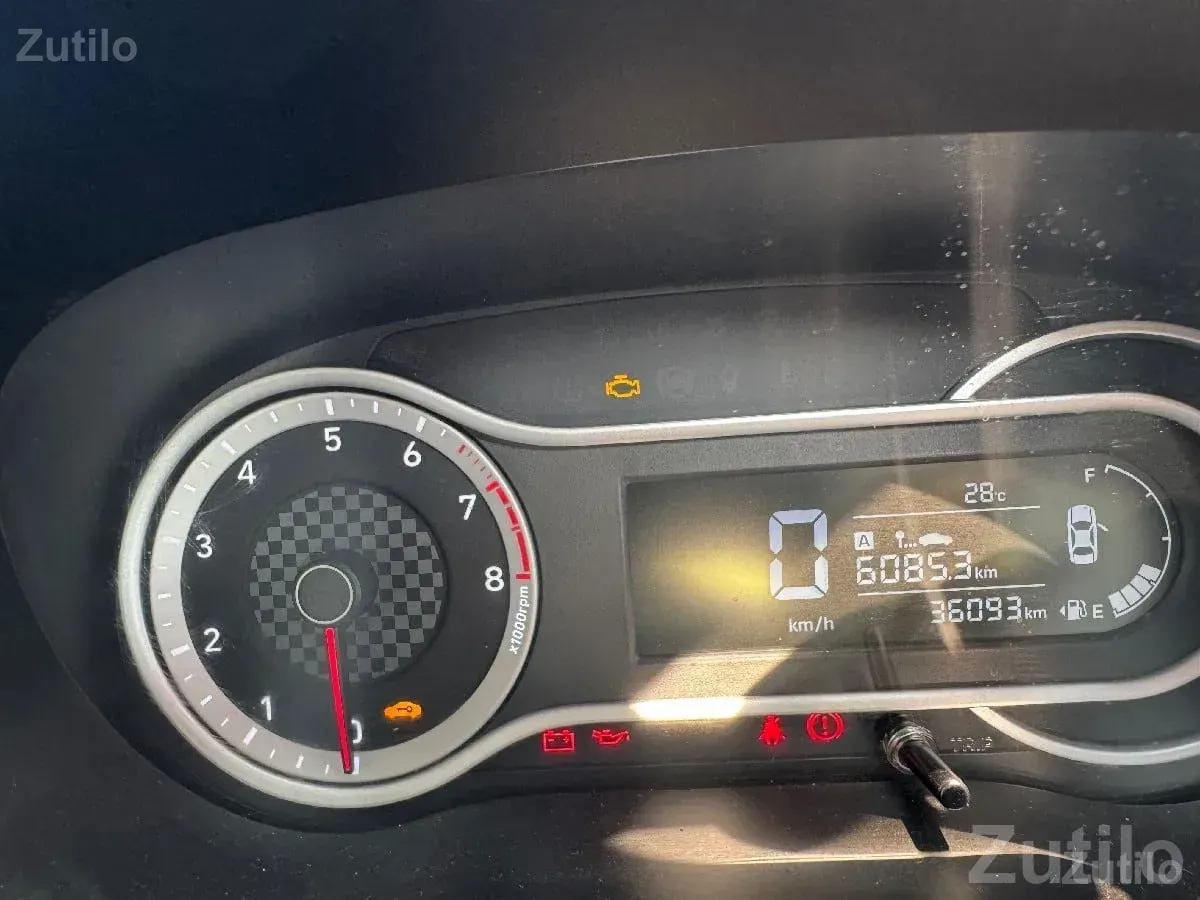 Hyundai i10 Nios 2022 – Single Owner - Cars - Keshod - Image 2