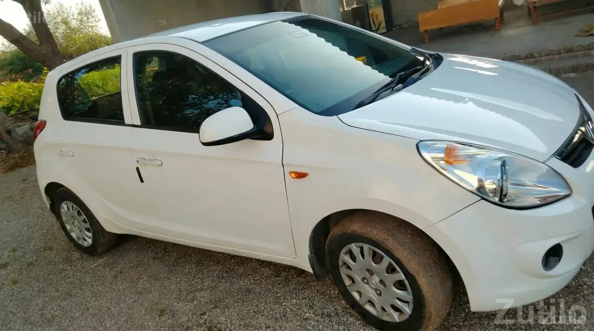 Hyundai i20 Magna Petrol CNG Hybrid White - કાર - જામજોધપુર - Image 3