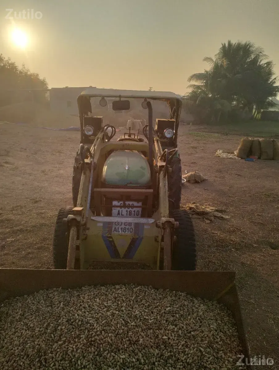 લોડર વેચવાનૂ છે - Tractors - Palanpur - Image 3