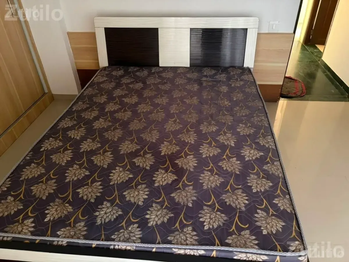 Double bed with mattress - Beds & Mattresses - Daskroi - Image 2