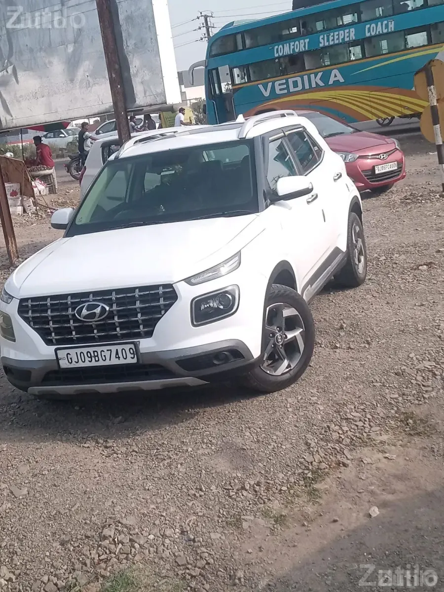Passenger Car for Sale in White - કાર - જામજોધપુર - Image 5