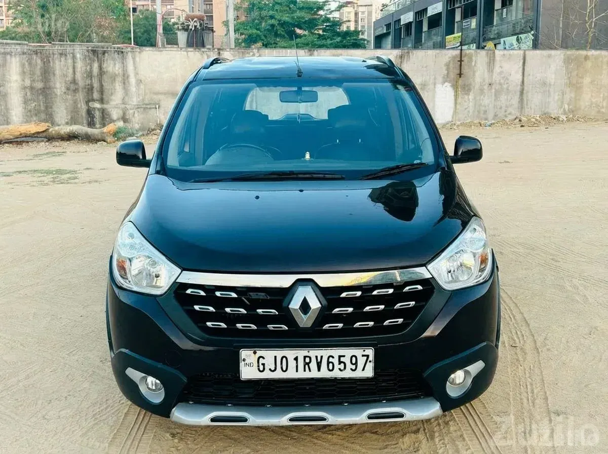 2016 Renault Lodgy Black 7-Seater MPV - કાર - અમદાવાદ શહેર - Image 3