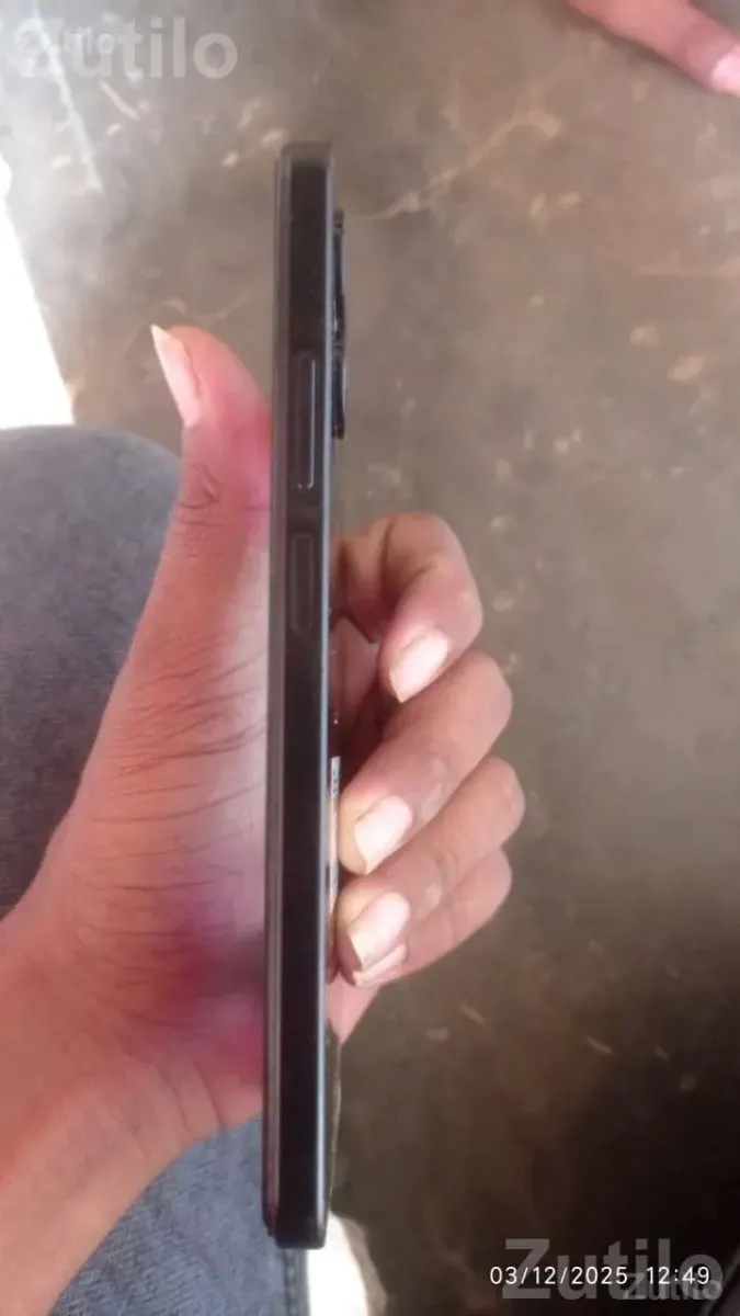 Smartphone with Cracked Display - Mobile Phones - Santalpur - Image 5