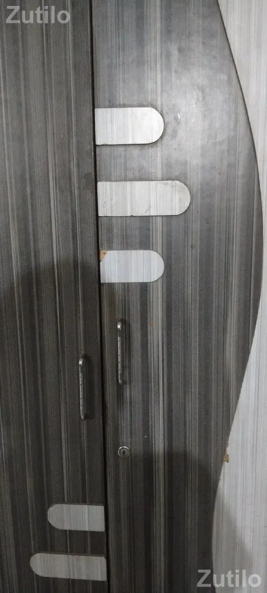 Wooden kabat in good condition high quality wooden with huge storage 3*6 - Wardrobes, Cupboards & Storage - Surat City - Image 4