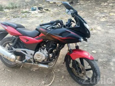Bajaj Pulsar 220 2015 Bike Bajaj Pulsar 220 2015 Bike