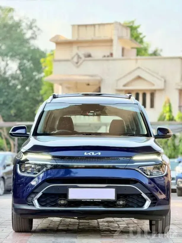 Kia Carens 1.5 6AT Luxury Plus 2022 Diesel - Cars - Surat City - Image 3