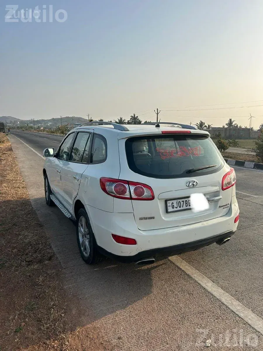 Hyundai Santa Fe 2011 Diesel SUV - કાર - કેશોદ - Image 2