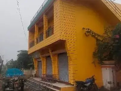 2 Floor House with 3 Shops for Sale 2 Floor House with 3 Shops for Sale