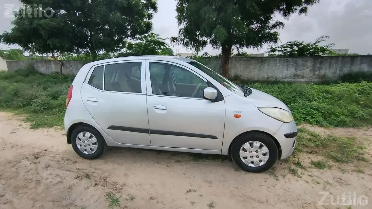 Hyundai i10 2010 Petrol CNG - કાર - પાલનપુર - Image 3
