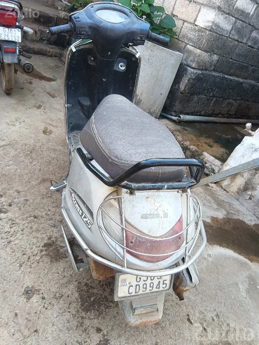 Used Suzuki Access 2008 Scooter for Sale - Bikes - Keshod - Image 2