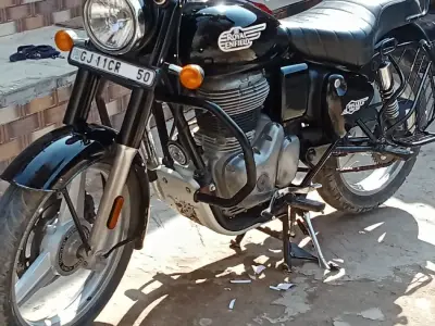 Royal Enfield Bullet 350 Standard Black Royal Enfield Bullet 350 Standard Black