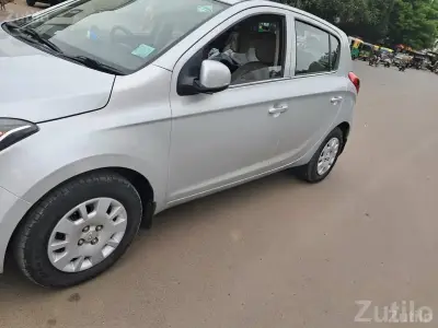 Hyundai i20 CNG 2013 Silver Hatchback Hyundai i20 CNG 2013 Silver Hatchback