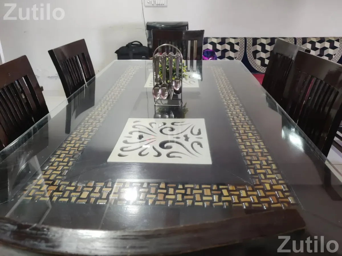 6seater dinning table - Dining Tables & Sets - Waghodia - Image 4